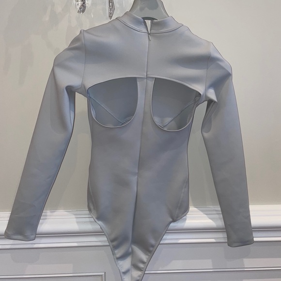 High collar long sleeve bodysuit with back cutout - Picture 5 of 6